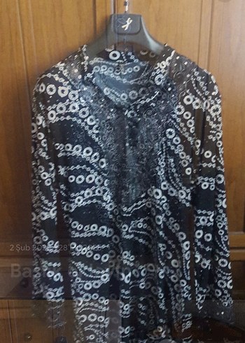 Dantel Detaylı Siyah Uzun Kollu pullu bluz - Görsel 2