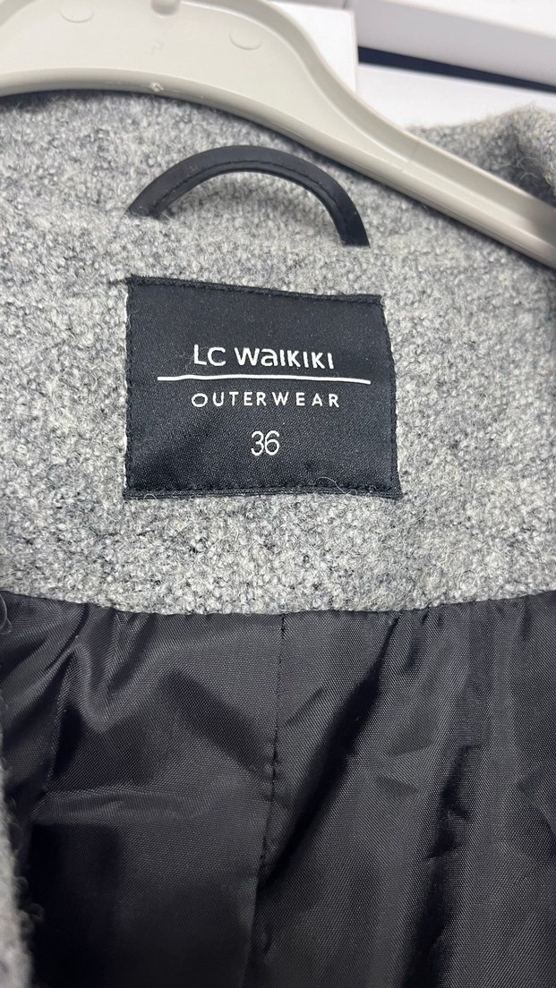 Gri Düğmeli Kadın Kaban - Görsel 3