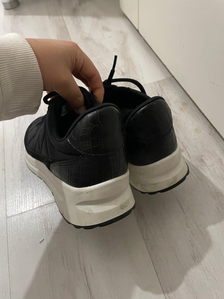 Siyah kadın spor ayakkabı - Görsel 3