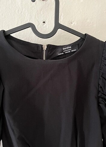 Bershka Arka fermuar detaylı balon kol bluz.