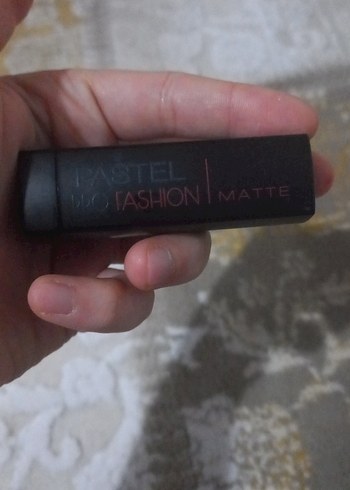 Kırmızı Ruj - Görsel 2