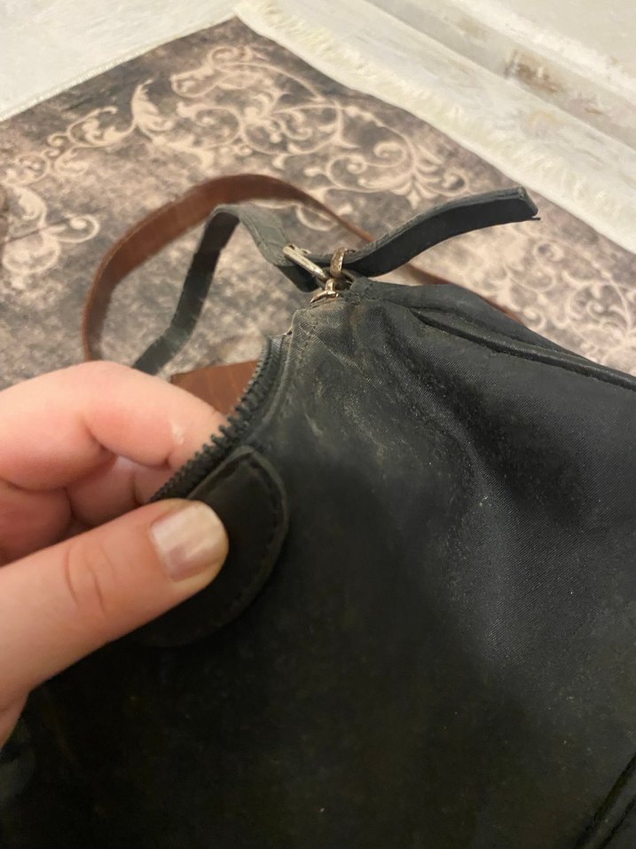 Zincir Detaylı Siyah Deri Yılan Desenli Çanta - Görsel 2