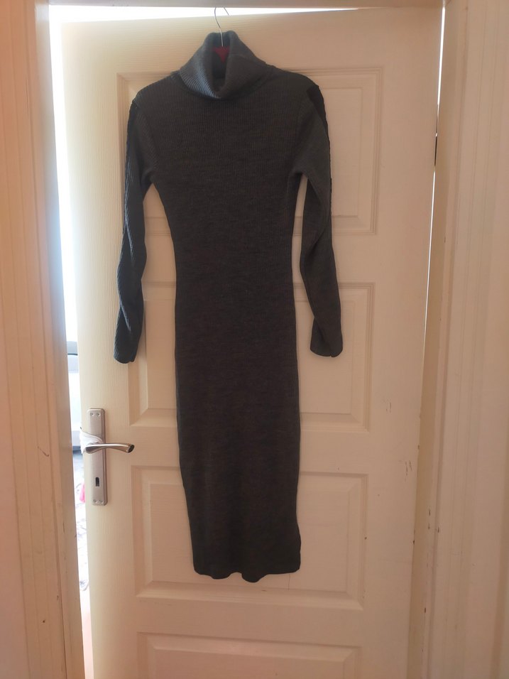 Uzun Gri Yünlü Yüksek Yakalı Kadın Elbise - Görsel 5