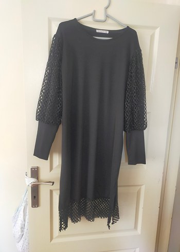 Siyah Dantel Detaylı Uzun Kollu Uzun Elbise - Görsel 2