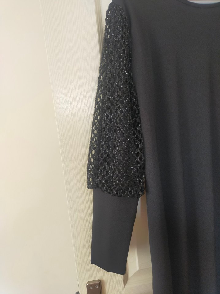 Siyah Dantel Detaylı Uzun Kollu Uzun Elbise - Görsel 3