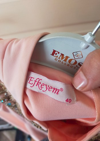 Pembe İşlemeli Yüksek Yakalı Uzun Abiye Elbise - Görsel 14