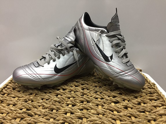 Efsane Nike R9 Krampon