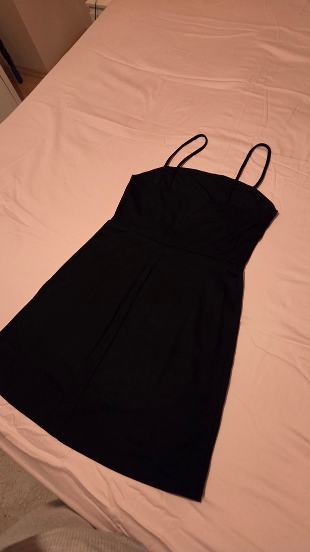 bershka siyah mini askılı elbise - Görsel 2