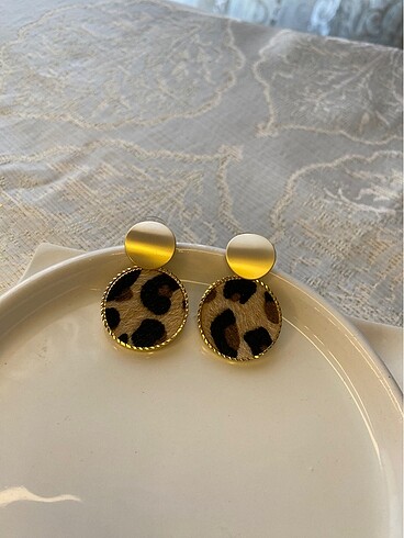 Zara LEOPAR DESENLİ KÜPE
