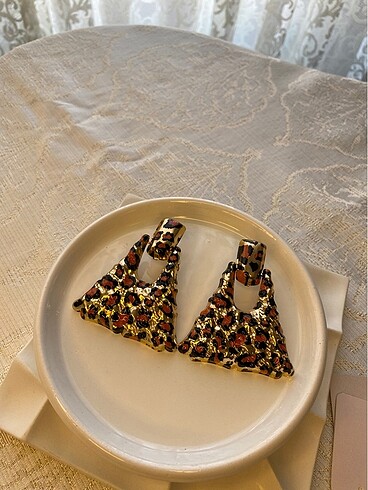 Beden LEOPAR DESENLİ KÜPE