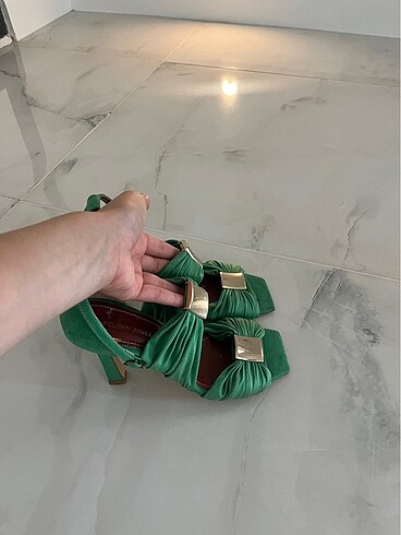 Pelinin Ayakkabıları Çok şık topuklu ayakkabı