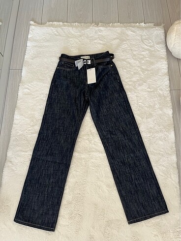 Zara ZARA VİRAL KENDİLİĞİNDEN KEMERLİ JEAN