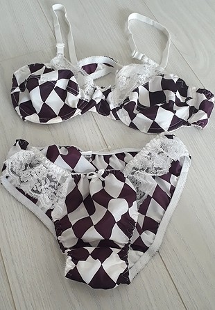 bordo bikini