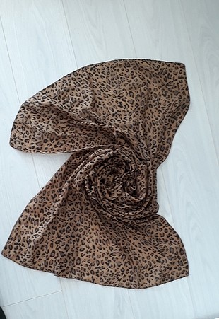leopar desenli şal