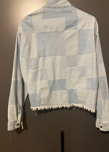 Düğmeli Batik Desenli Mavi Denim Ceket - Görsel 4