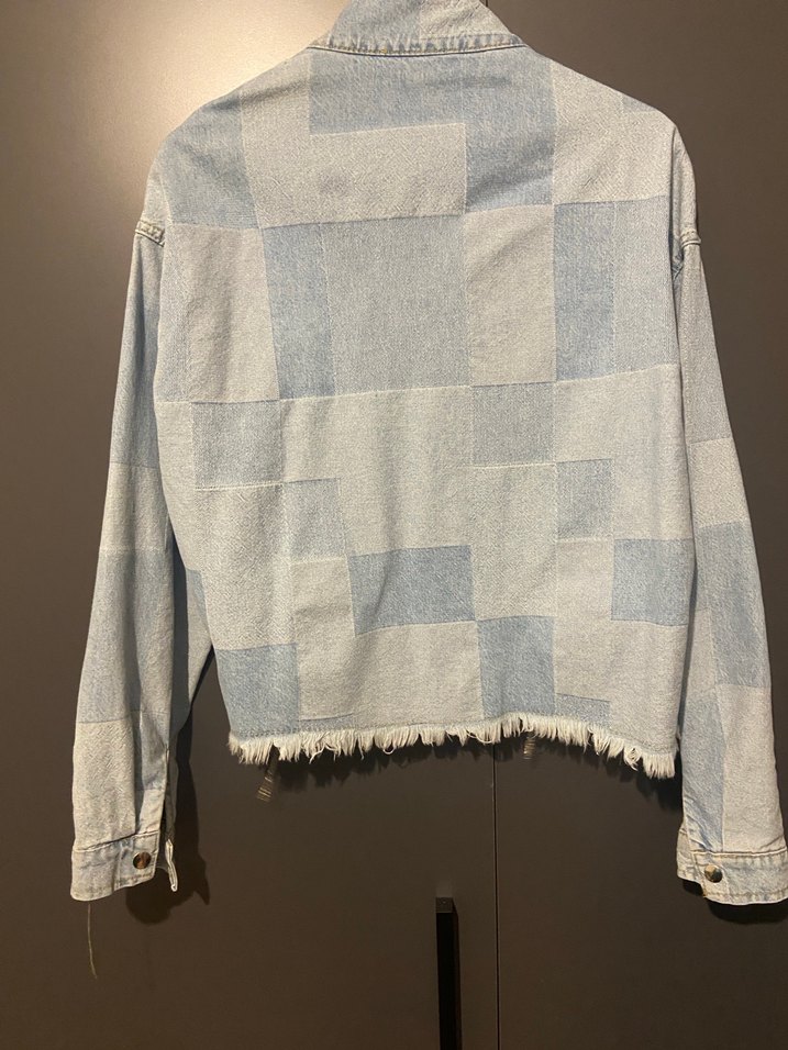 Düğmeli Batik Desenli Mavi Denim Ceket - Görsel 4