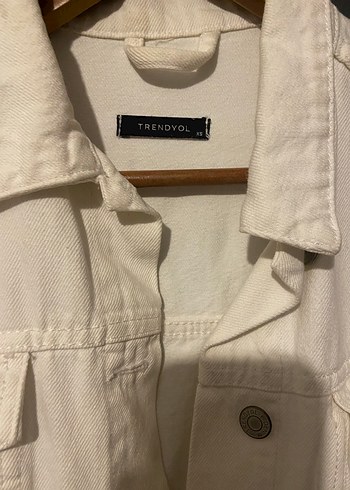 Beyaz Düğmeli Kadın Denim Ceket - Görsel 3