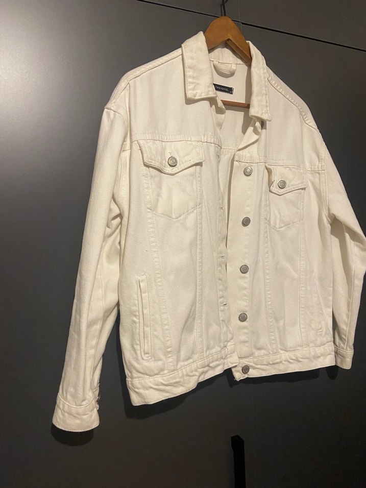 Beyaz Düğmeli Kadın Denim Ceket - Görsel 4