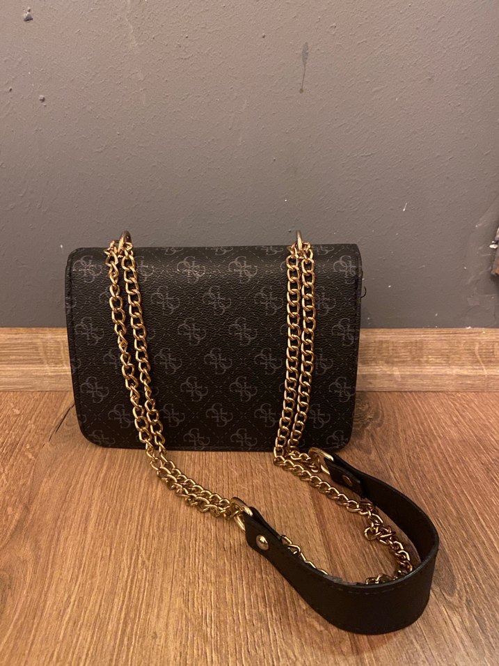 Siyah Zincir Detaylı Guess Muadil Deri Çanta - Görsel 2