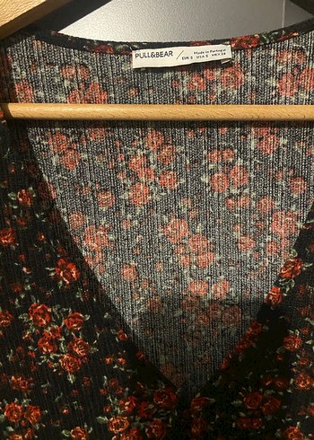 Kısa Kollu V Yaka Çiçekli Midi Elbise - Görsel 2