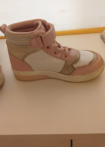 Kız Çocukları İçin Pembe Cırt Cırtlı Spor Ayakkabı - Görsel 5