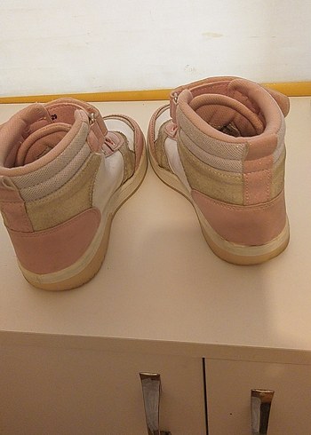 Kız Çocukları İçin Pembe Cırt Cırtlı Spor Ayakkabı - Görsel 7