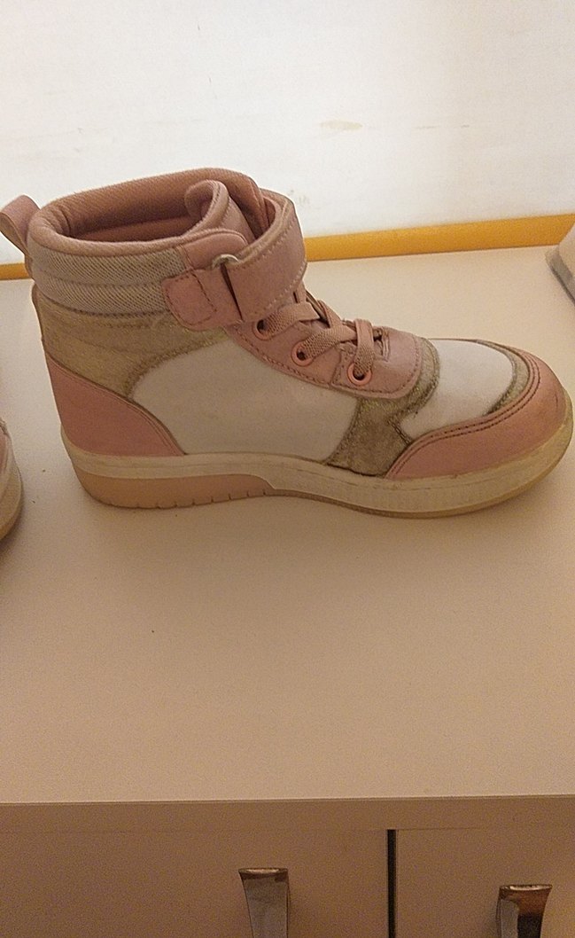 Kız Çocukları İçin Pembe Cırt Cırtlı Spor Ayakkabı - Görsel 5