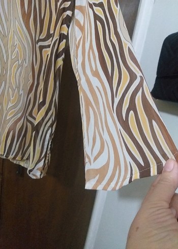 Bej Zebra Desenli V Yaka Uzun Kollu Bluz - Görsel 4