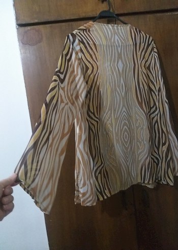 Bej Zebra Desenli V Yaka Uzun Kollu Bluz - Görsel 5