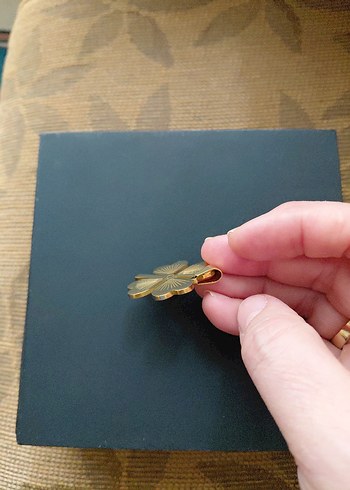 Altın Renkli Yonca Desenli Kolye Ucu - Görsel 6