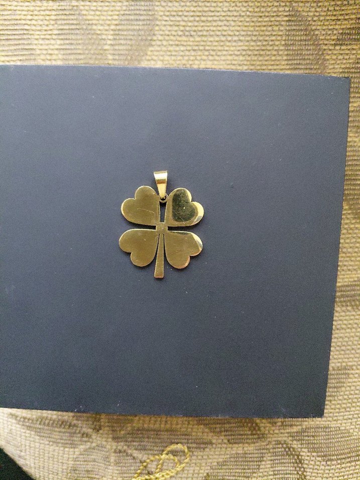 Altın Renkli Yonca Desenli Kolye Ucu - Görsel 3