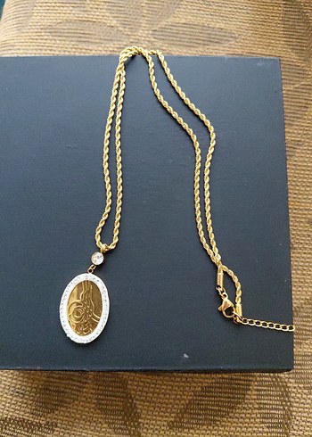 Altın Renkli Uzun Zincirli Kadın Kolye - Görsel 2