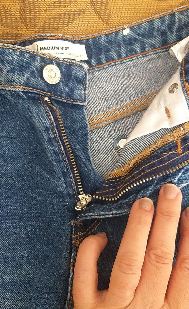 Kadın Mavi Bağcıklı Yırtık Kot Şort - Görsel 4