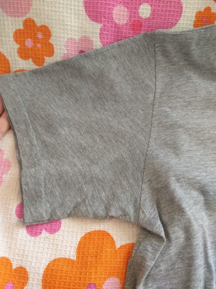 Gri V Yaka penye Erkek Tişört - Görsel 3