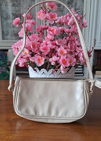 Bej-krem rengi mini çanta
