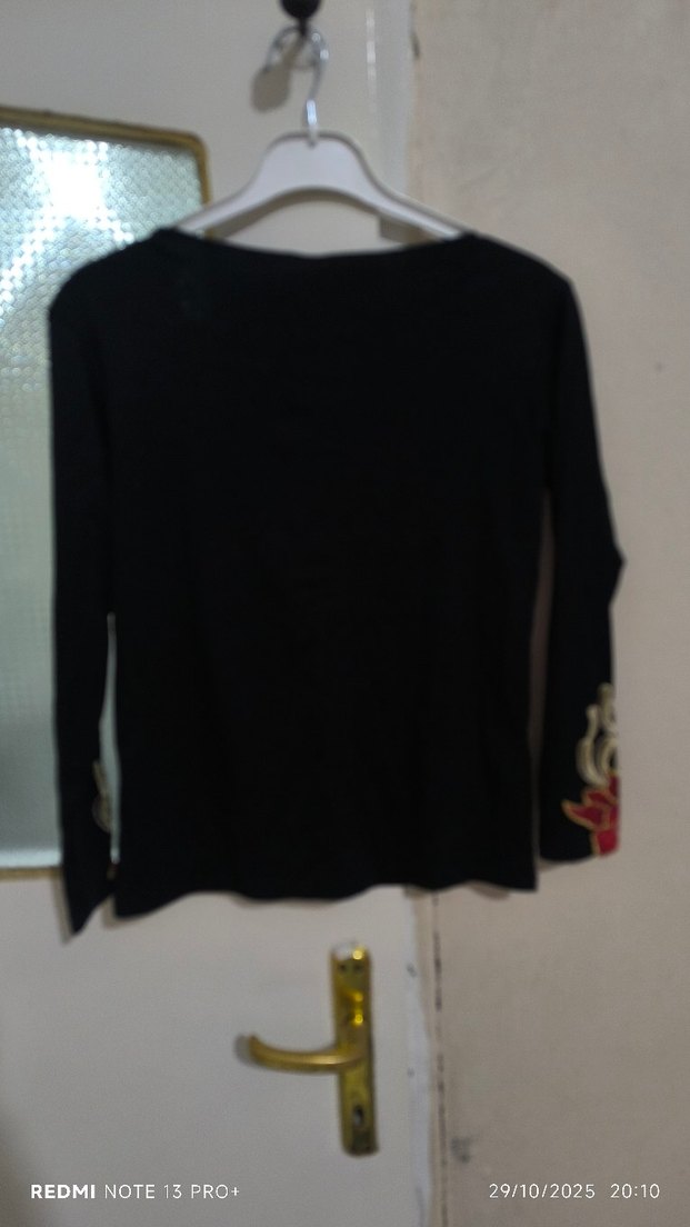 Kırmızı Nakışlı Siyah Uzun Kollu Mini Bluz - Görsel 2