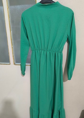 Uzun Yeşil Fırfırlı Kadın Elbise - Görsel 2