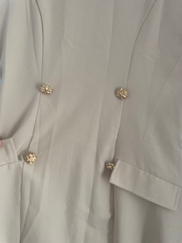 Bej V Yaka Düğmeli Uzun Elbise - Görsel 4