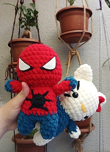 Mini Spiderman ve Hello Kitty 