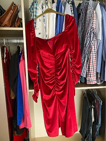 Zara Kadife kırmızı midi elbise