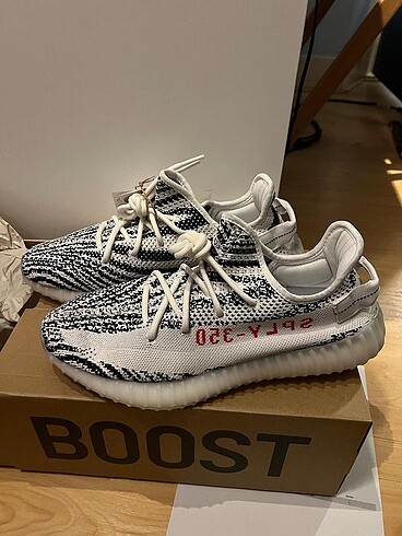 Yeezy 350 zebra