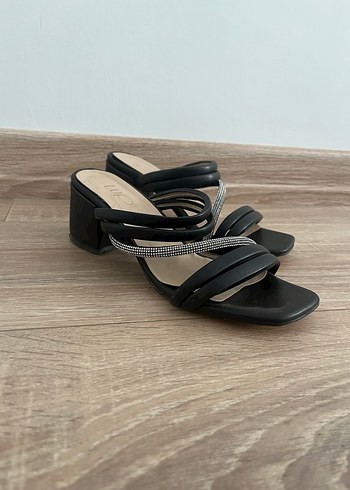 Diğer Klasik Siyah Stiletto Topuklu Kadın Terlik