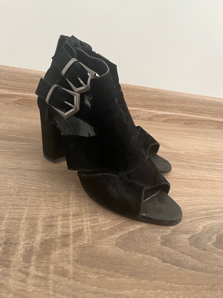 Siyah Süet Tokalı Blok Topuklu Gece Ayakkabısı - Görsel 2