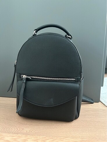 Stradivarius sırt çantası