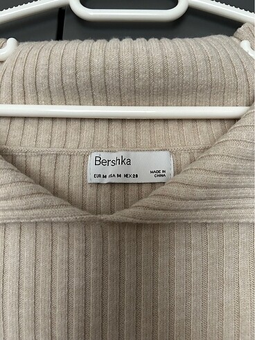 m Beden Bershka kazak