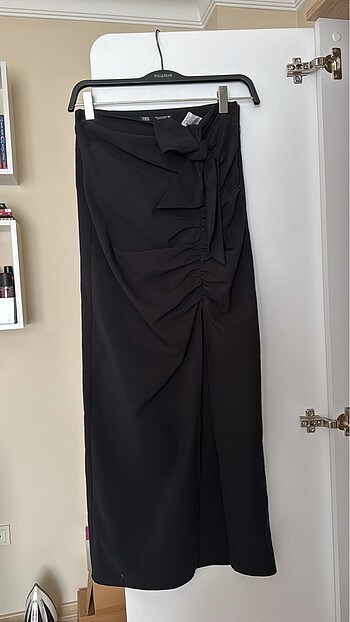 ZARA YIRTMAÇLI UZUN ETEK