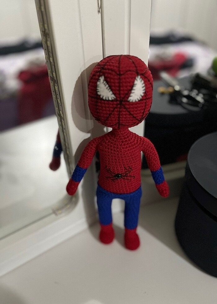 Amigurumi örümcek adam - Görsel 2