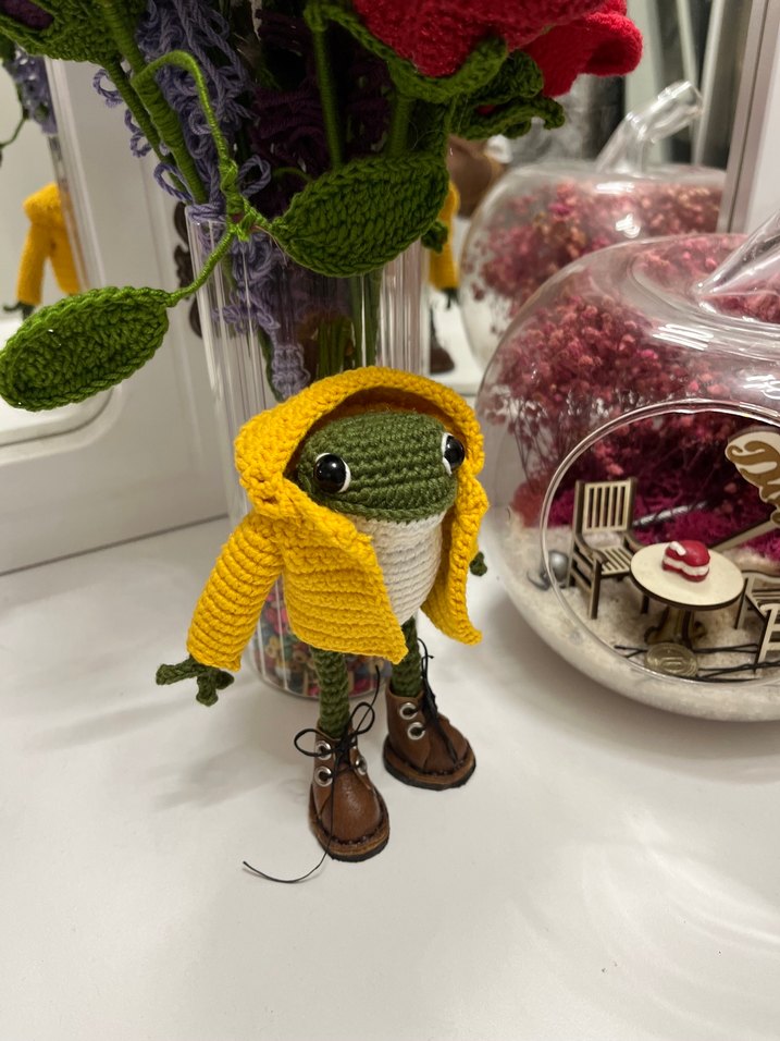 Renkli Sarı Kapüşonlu Örgü Kurbağa Peluş Oyuncak - Görsel 2