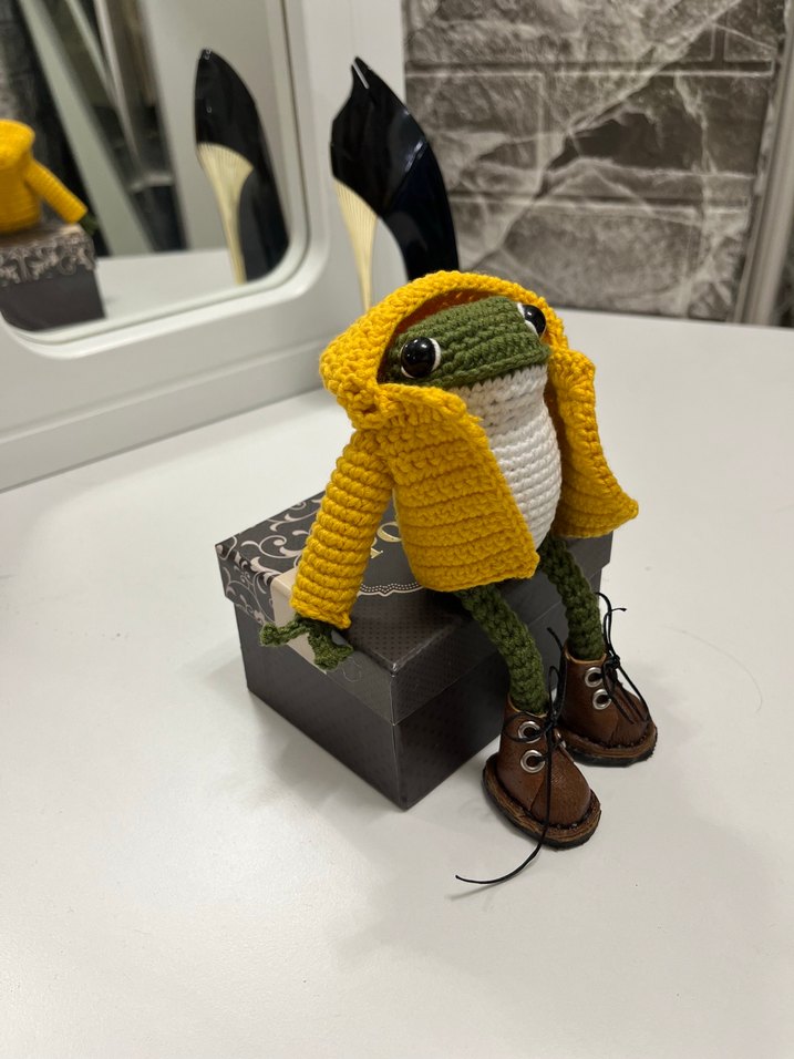 Renkli Sarı Kapüşonlu Örgü Kurbağa Peluş Oyuncak - Görsel 3