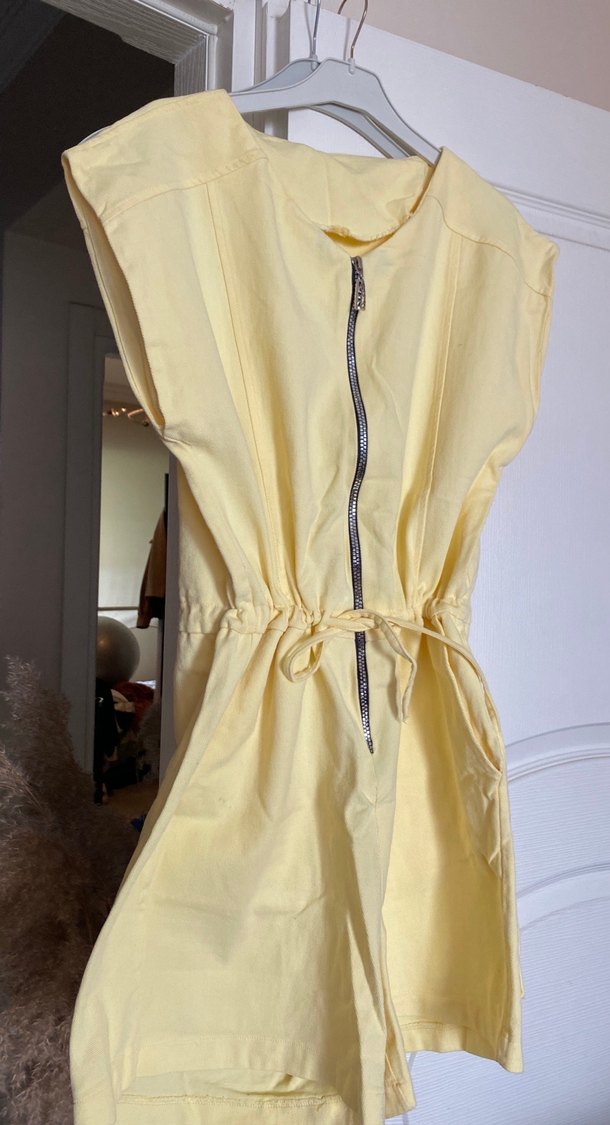 Sarı Midi Kısa Kadın Tulum Fermuarlı - Görsel 2